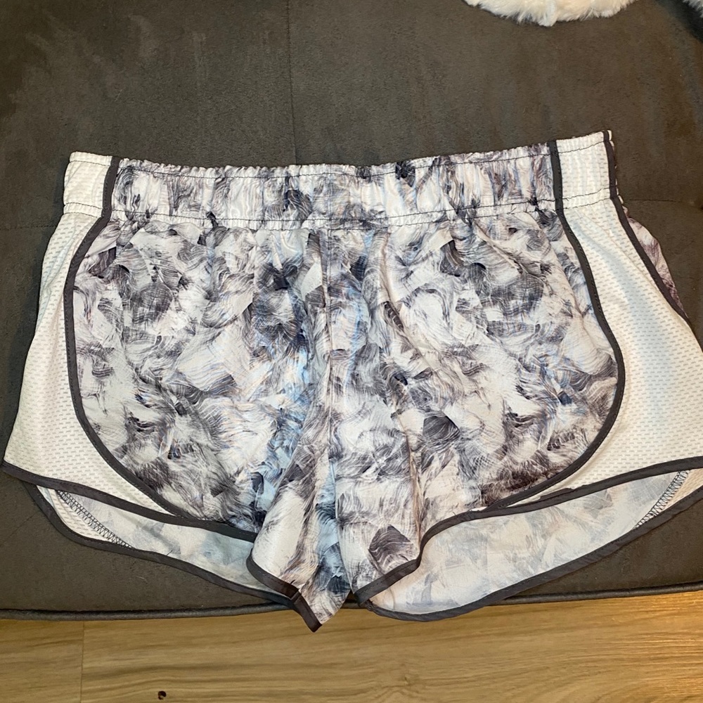 Women’s Marbled running shorts